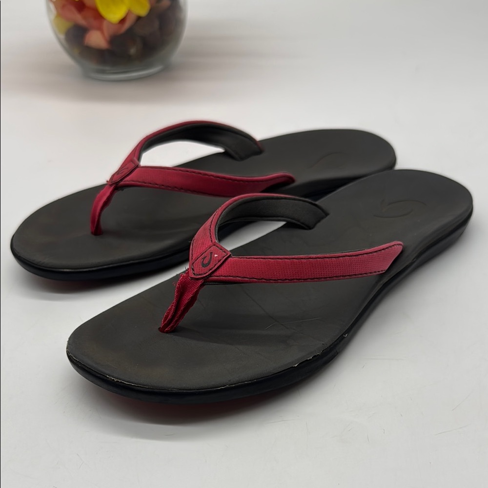 Olu Kai Red and Black Thong Sandals with Textured Footbed FFT8675D